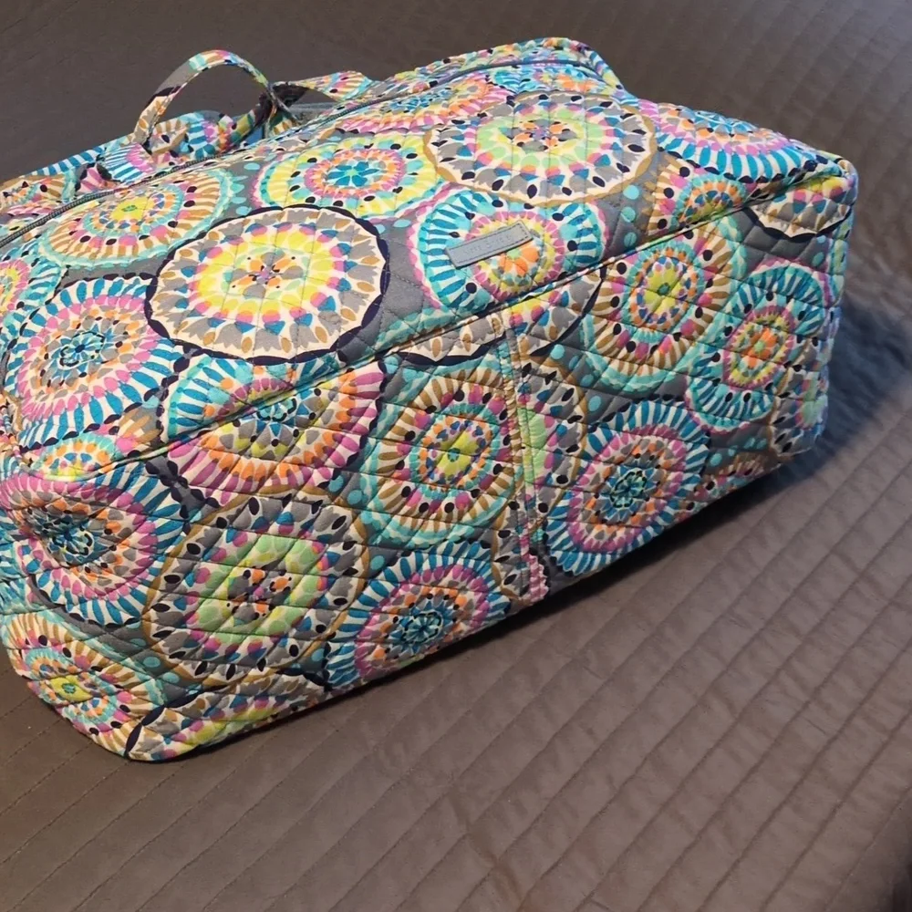 Vera Bradley Sunny Medallion Grand Traveler Bag - Picture 4 of 6